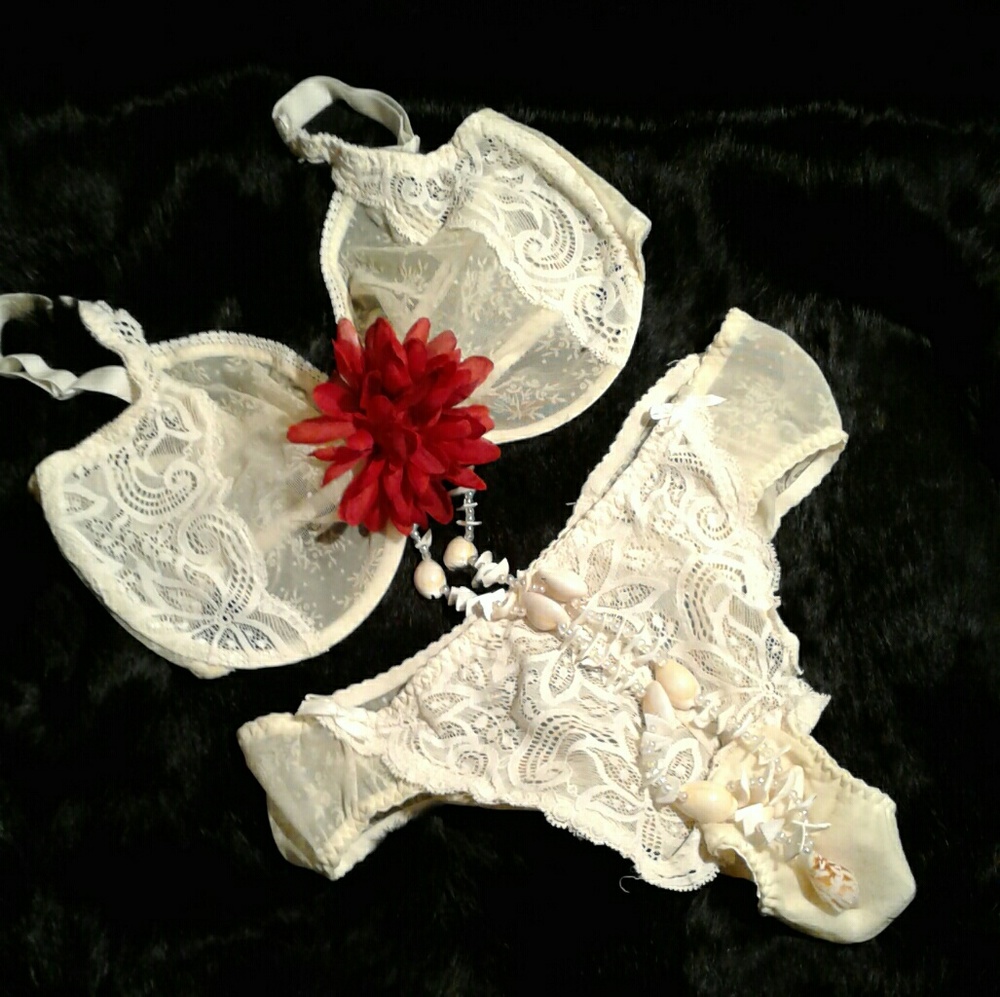 Victoria's Secret | NEW Lace Bra & Panty Set Cream